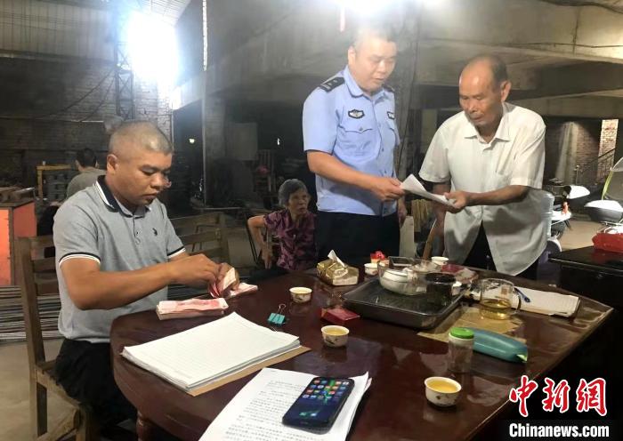 孙子犯错遭处罚“诚信爷爷”替缴罚金