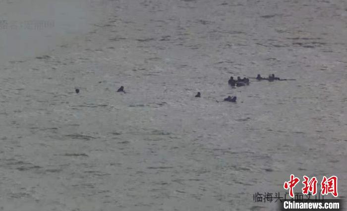 浙江台州水域一渔船沉没9人落水全部被救
