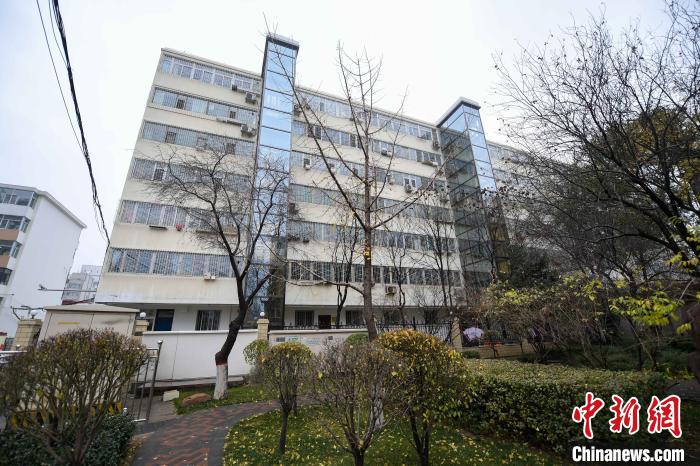 中国老小区里的“新变化”：电梯“直达”幸福生活