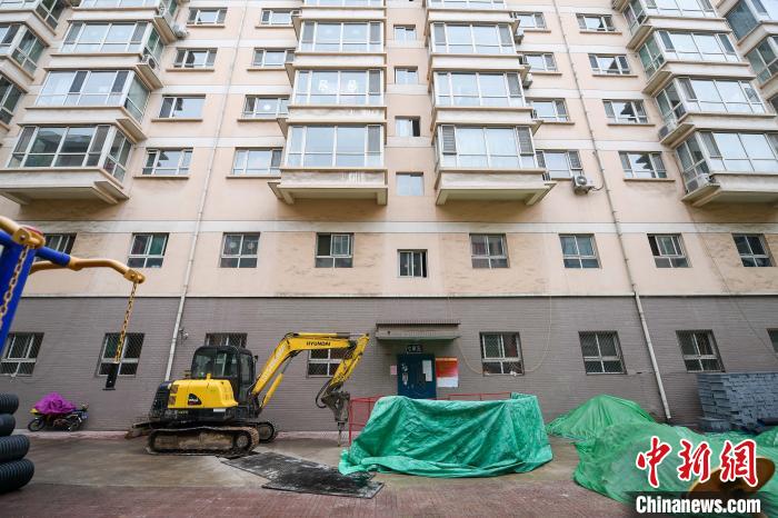 中国老小区里的“新变化”：电梯“直达”幸福生活