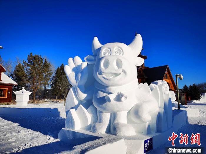 中国最北雪雕园开园迎客