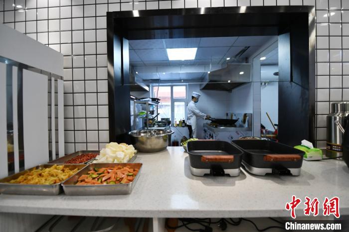 长春社区开设助老餐厅探索解决老人“吃饭难”