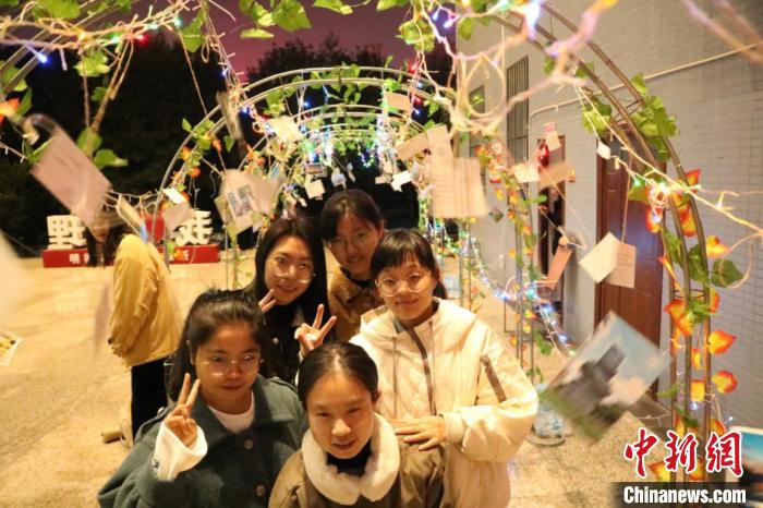 暖心！江西一高校为考研学子搭起“考研必胜长廊”（图）