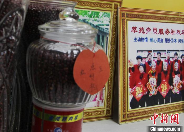 八旬老人义务剪发50余载带领“银发服务队”温暖一座城