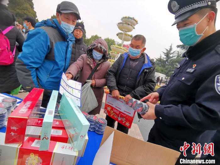 郑州今年破获食药环犯罪案件544起逾千名嫌疑人落网