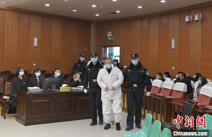 陕西省首例回收废旧电瓶非法经营案一审开庭