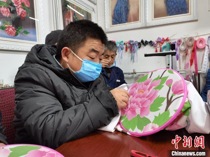 青海西宁：爱心超市暖人心