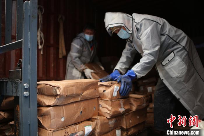 深圳警方集中销毁19吨有毒有害食品