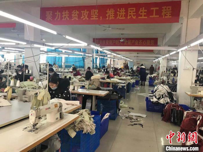 安徽凤阳：扶贫车间“小饭桌”解后顾之忧
