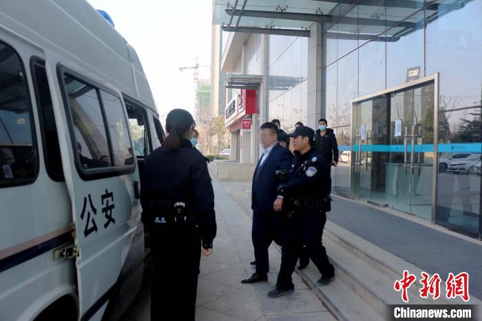 安徽警方端掉一网贷诈骗窝点现场抓获13名犯罪嫌疑人