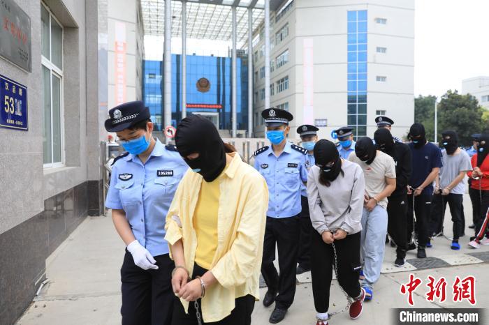 郑州警方查获一盘踞境外网络赌博犯罪集团冻结资金逾5亿元