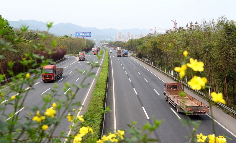 重庆绕城高速路7月底完成路域环境品质提升