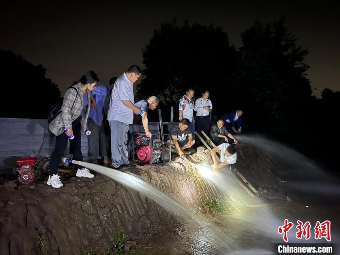 搜寻鳄鱼现场 。　叙州区警方供图