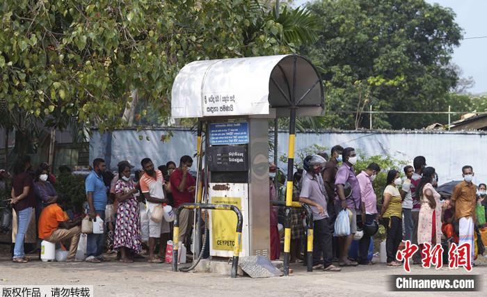 外媒：斯里兰卡大幅上调燃油价格柴油上涨近40%