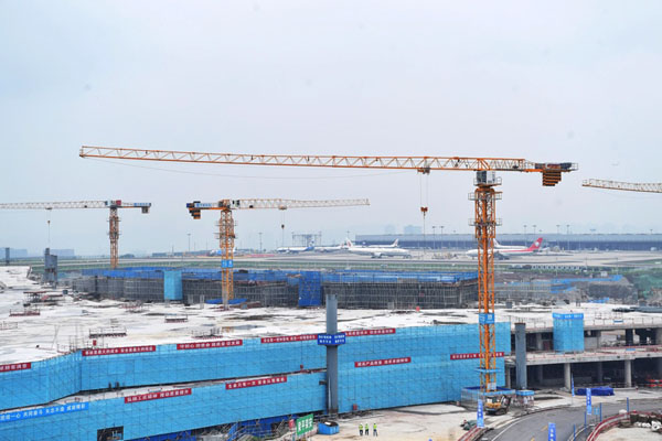 江北国际机场T3B航站楼混凝土主体结构封顶