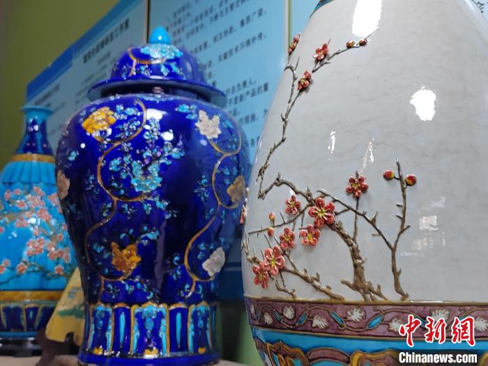 图为张珺靓参与完成的部分作品。　高雨晴 摄