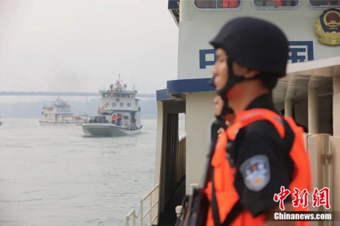 中老缅泰湄公河联合巡逻执法在澜沧江-湄公河上进行。<a target=