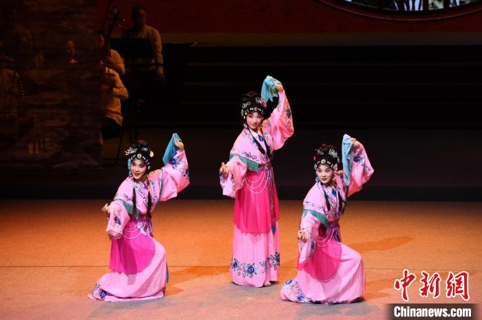 “破圈”展戏曲艺术魅力第五届川剧节在重庆启幕