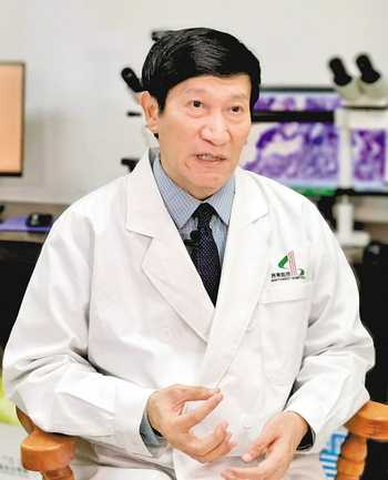 人物名片 人体病理学家，中国科学院院士。2020年新冠肺炎疫情暴发以来，带领着他的团队逆行武汉，开展了新冠肺炎病理诊断和研究工作，研究成果被纳入国家《新型冠状病毒肺炎诊疗方案（试行第七-九版）》，为科技抗疫做出了重要贡献。