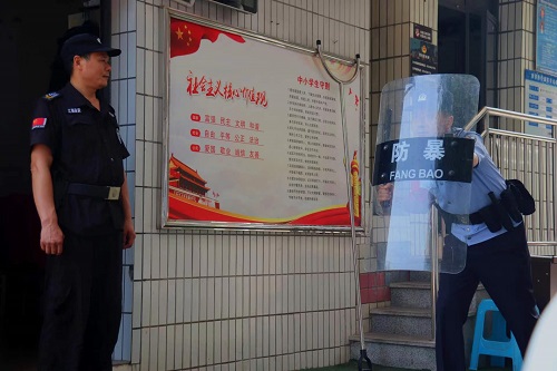 护航“开学季”民警走进校园筑牢安全新防线