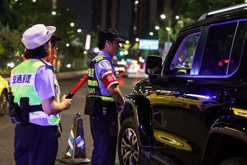 警力叠防护平安 大渡口再次开展夏夜巡防集中清查行动
