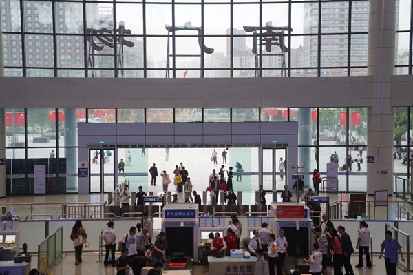 国庆黄金周重庆火车站预计发送旅客276万人次