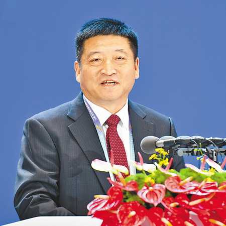 王忠  “我们会在重庆研发上做更大投入，和重庆的汽车产业一起发展。”