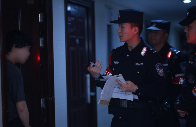 辞旧迎新倾情守护：重庆九龙坡警方“四个维度”全方位护航岁末平安