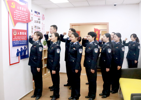 服务“零距离” 温情暖人心——高新出入境开展110警察节暖心服务群众系列活动