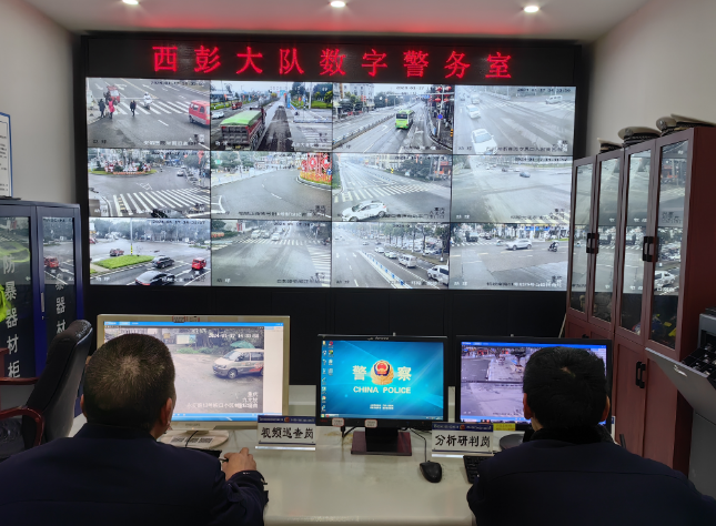 九龙坡警方数字警务室视频巡查助力轻微交通事故“快处快撤”