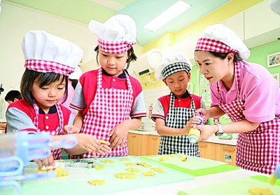 幼儿园阶段适合引入劳动教育